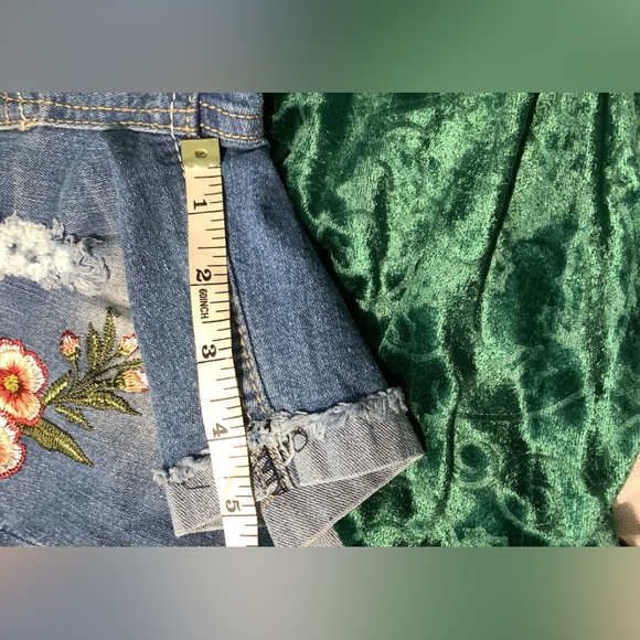 NWT VIGOSS Shorts for Girls w/Distressed & beautifully designed embroidery Sz 14 - Picture 5 of 6